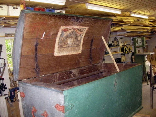 Kiste fra 1789, afdækket til laget 1813